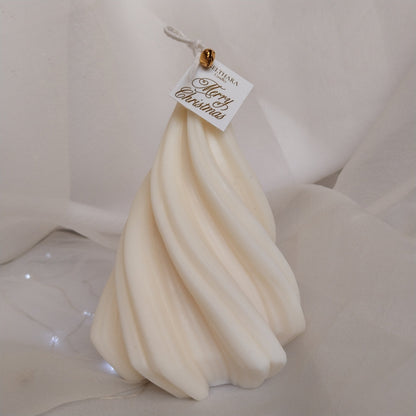 Vela navideña con aroma christmas spirit, aroma fresco, pino, abeto y menta.