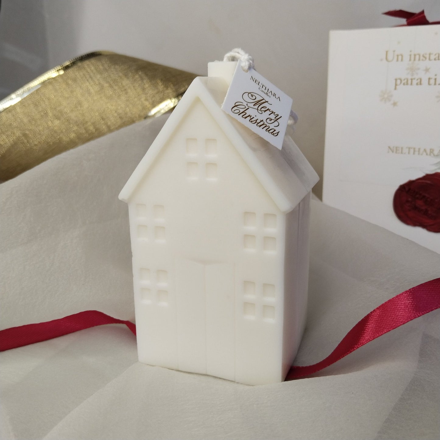 Vela casita de Navidad, aroma a Christmas Spirit, musgo y abeto nevado, hecho a mano con cera de soja natural. Ideal regalos Navidad.