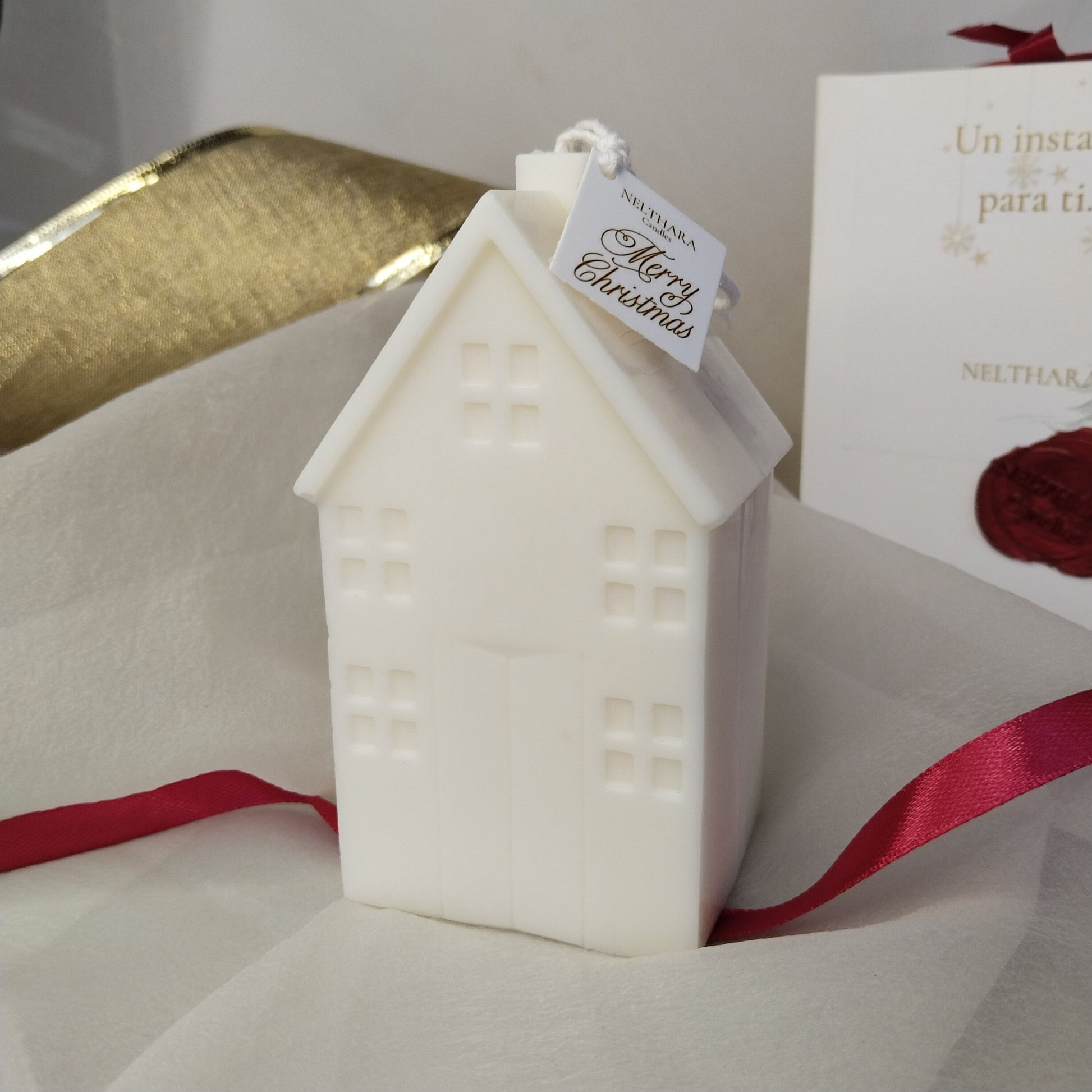 Vela casita de Navidad, aroma a Christmas Spirit, musgo y abeto nevado, hecho a mano con cera de soja natural. Ideal regalos Navidad.