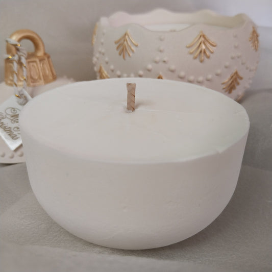 Vela de recarga para bola de navidad. Colección navidad Nelthara. Hecha artesanalmente con cera de soja natural, aromas galleta de jengibre o aroma bosque navideño.