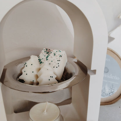 Pack quemador hecho a mano de resina ecológica, elegante y minimalista, más wax melts bosque nevado, aroma fresco a pino, musgo y abeto con menta fría. ideal para regalar estas navidades