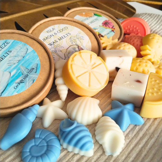 pack de ceras aromáticas de verano, elaboradas con cera de soja vegetal, aroma piña, limón, coco, frutas tropicales y brisa de mar. ideal para regalo. bienestar y salud.