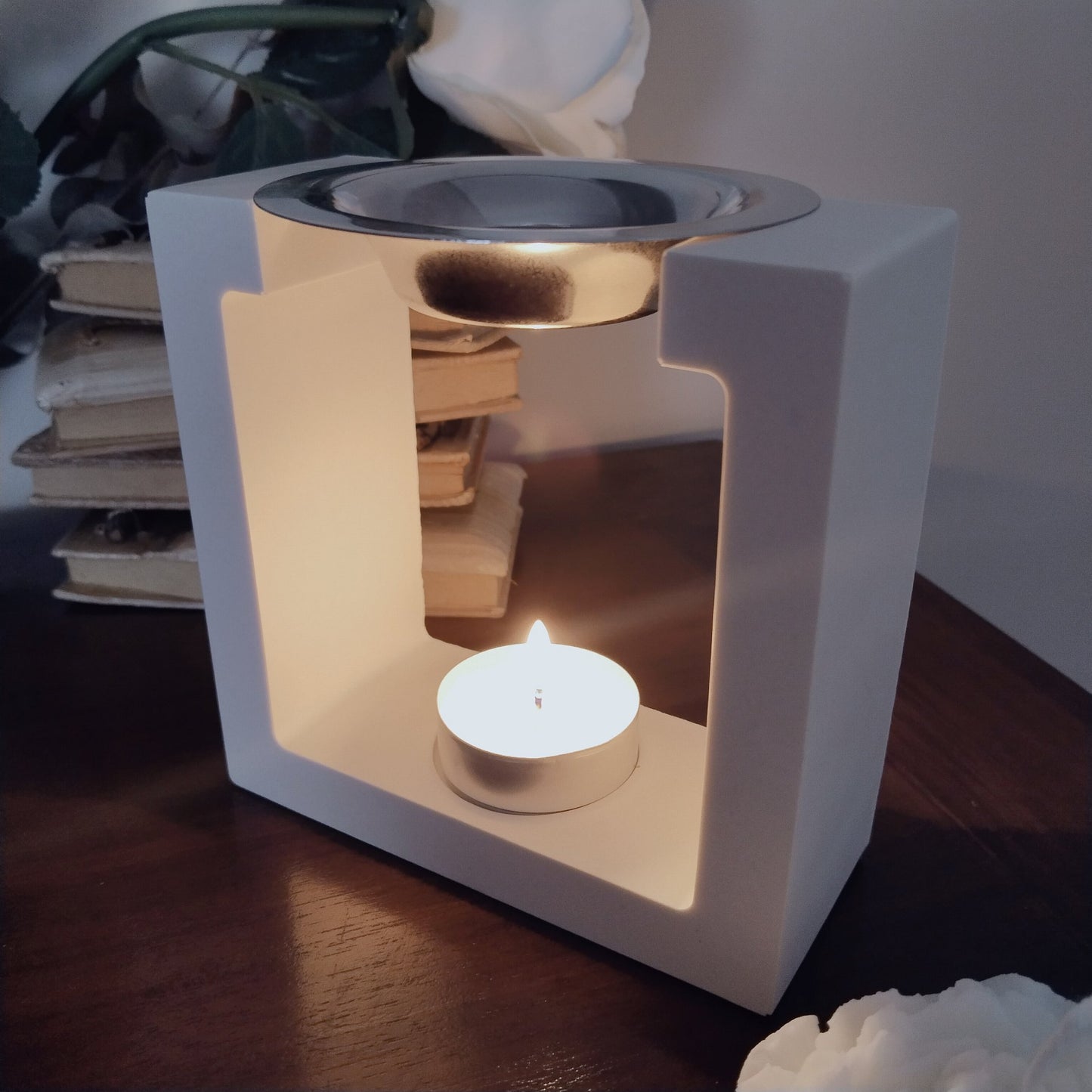 Quemador Alba, artesano con resina premium, perfecto para fundir esencias y cera aromática. Ideal para regalar.