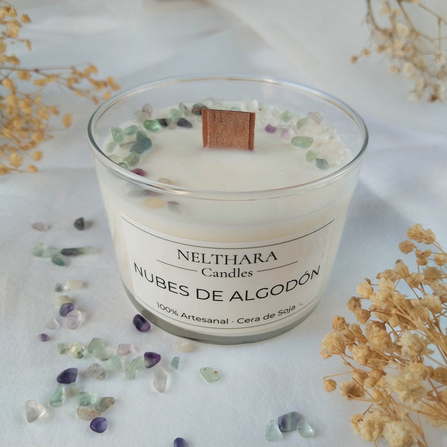 Vela artesana con cera de soja natural, aroma fresco a limpio y cuarzo blanco y fluorita, ideal para meditar, limpia y purifica la energía, libre de tóxicos, cruelty-free