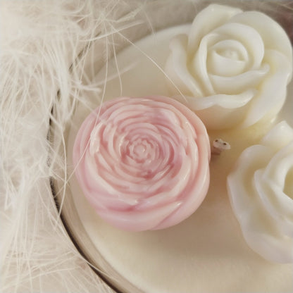 vela dulce rose con aroma a rosa empolvada y vainilla, hecha a mano con cera de soja, bonito regalo con encanto.